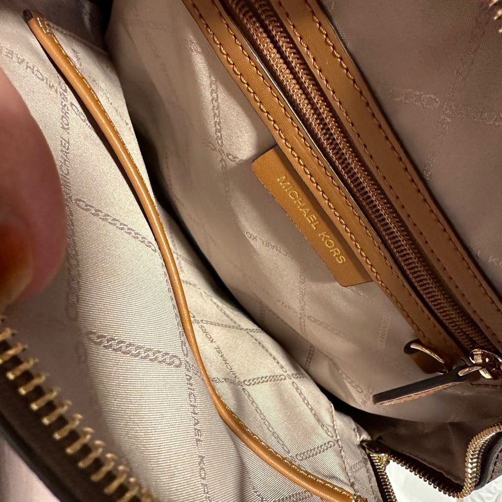 NEW Michael Kors Rhea Backpack - Zip top signature Brown Retail $358 - Picture 6 of 6